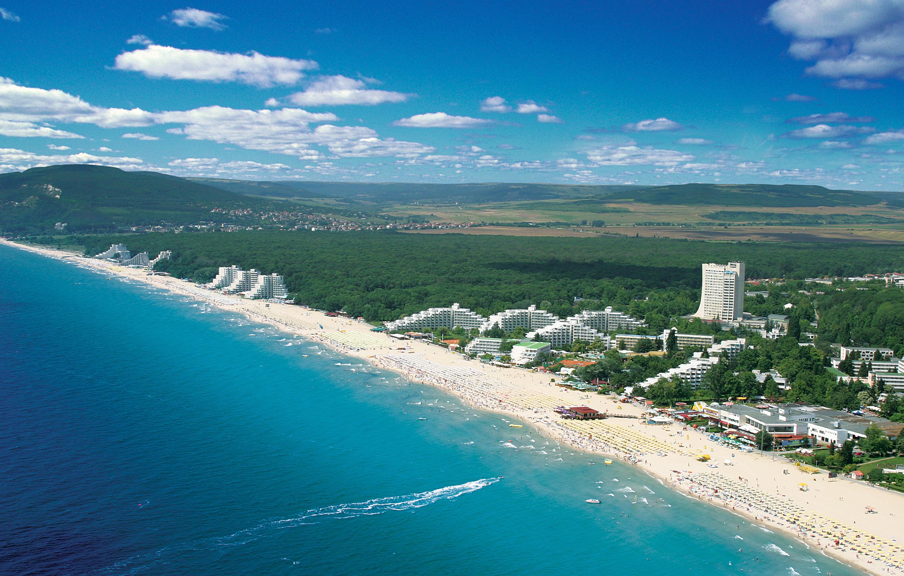 Курорты черного моря. Албена курорт в Болгарии. Albena Болгария пляж. Болгарское побережье Албена. Албена Болгария фото.